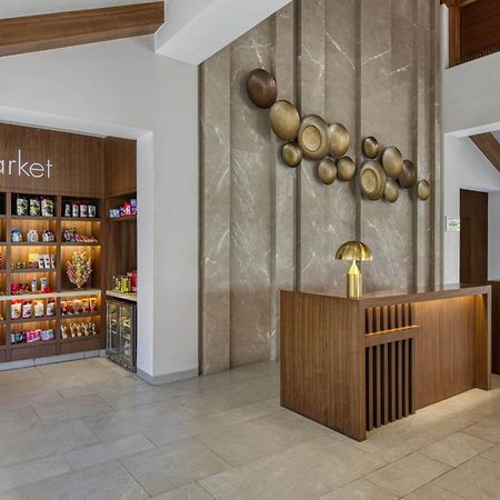 Отель Fairfield By Marriott Goa Бенаулим Экстерьер фото